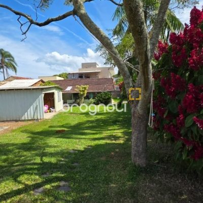 Terreno com 787m², no bairro Campeche em Florianópolis