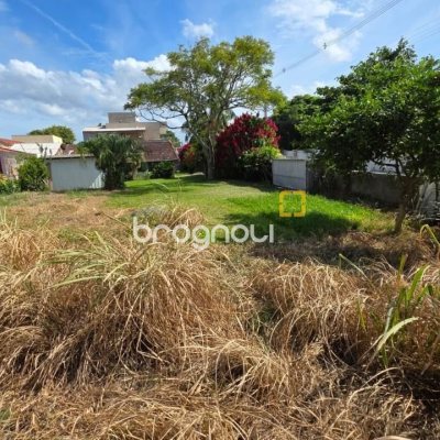 Terreno com 787m², no bairro Campeche em Florianópolis