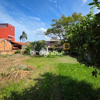 Terreno com 787m², no bairro Campeche em Florianópolis