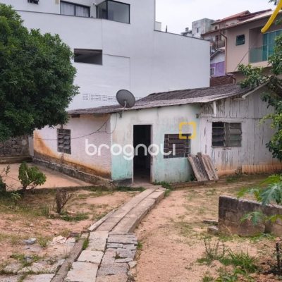Terreno com 814m², no bairro Estreito em Florianópolis