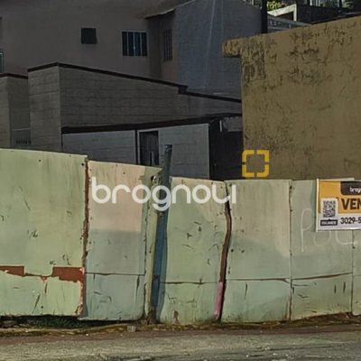 Terreno com 814m², no bairro Estreito em Florianópolis