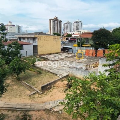 Terreno com 814m², no bairro Estreito em Florianópolis