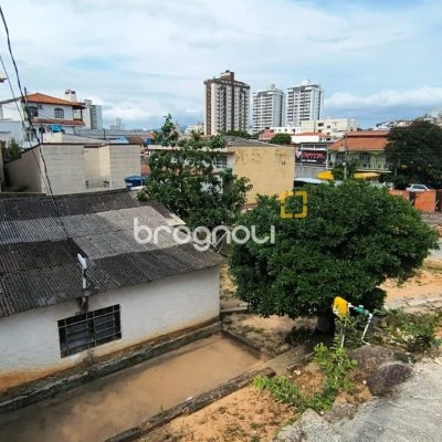 Terreno com 814m², no bairro Estreito em Florianópolis