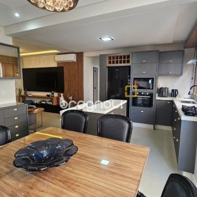 Apartamento com 101m², 3 quartos (sendo 1 suíte), 1 garagem, no bairro Canasvieiras em Florianópolis