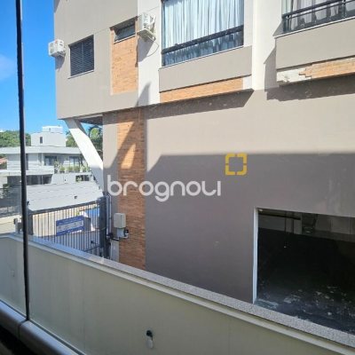 Apartamento com 101m², 3 quartos (sendo 1 suíte), 1 garagem, no bairro Canasvieiras em Florianópolis