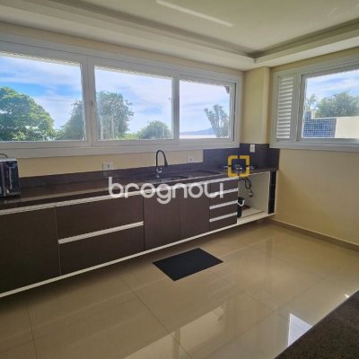 Apartamento com 101m², 3 quartos (sendo 1 suíte), 1 garagem, no bairro Canasvieiras em Florianópolis