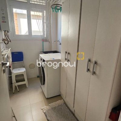 Apartamento com 101m², 3 quartos (sendo 1 suíte), 1 garagem, no bairro Canasvieiras em Florianópolis