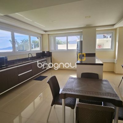 Apartamento com 101m², 3 quartos (sendo 1 suíte), 1 garagem, no bairro Canasvieiras em Florianópolis