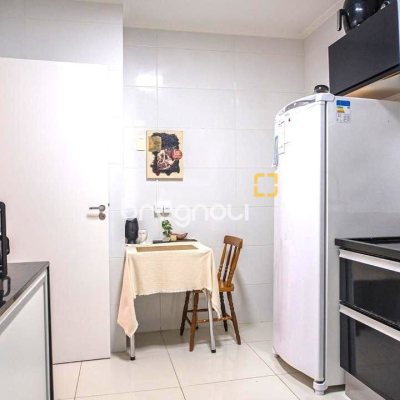 Apartamento com 72m², 2 quartos (sendo 1 suíte), 1 garagem, no bairro Trindade em Florianópolis