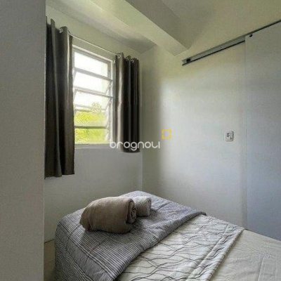 Apartamento com 72m², 2 quartos (sendo 1 suíte), 1 garagem, no bairro Trindade em Florianópolis