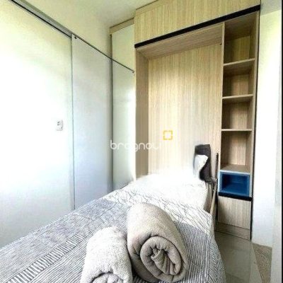 Apartamento com 72m², 2 quartos (sendo 1 suíte), 1 garagem, no bairro Trindade em Florianópolis