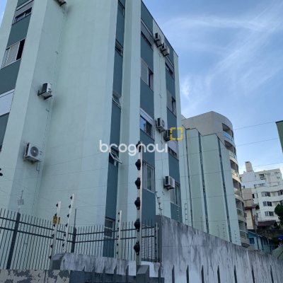 Apartamento com 72m², 2 quartos (sendo 1 suíte), 1 garagem, no bairro Trindade em Florianópolis