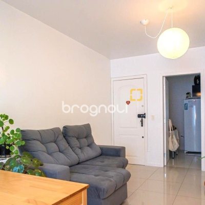 Apartamento com 72m², 2 quartos (sendo 1 suíte), 1 garagem, no bairro Trindade em Florianópolis