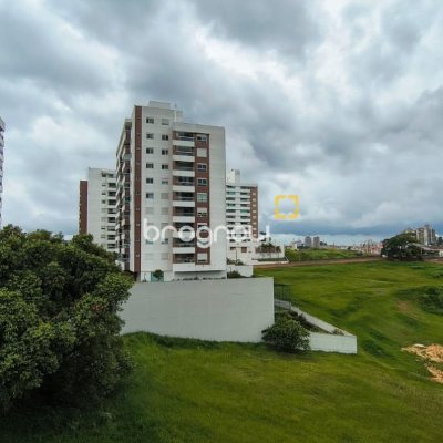 Apartamento com 76m², 2 quartos (sendo 2 suítes), 1 garagem, no bairro Jardim Atlântico em Florianópolis