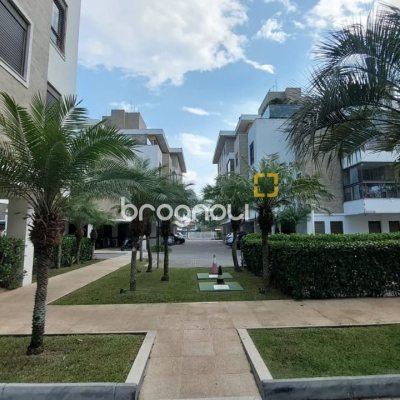 Apartamento com 88m², 3 quartos (sendo 1 suíte), 2 garagens, no bairro Campeche em Florianópolis