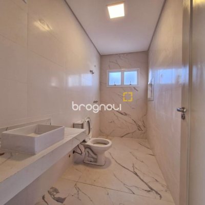 Casa de Condomínio com 204m², 3 quartos (sendo 1 suíte), 2 garagens, no bairro Rio Vermelho em Florianópolis