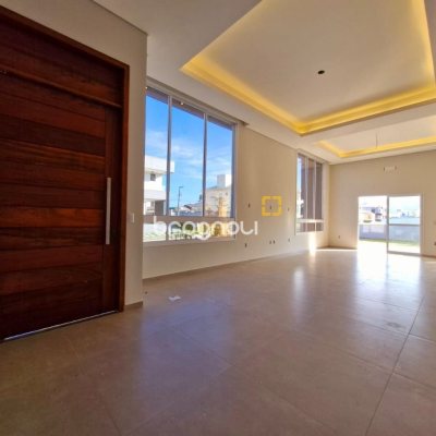 Casa de Condomínio com 204m², 3 quartos (sendo 1 suíte), 2 garagens, no bairro Rio Vermelho em Florianópolis
