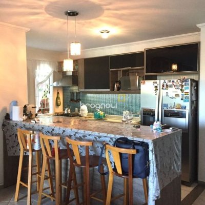 Casa com 100m², 3 quartos (sendo 1 suíte), 2 garagens, no bairro Ingleses em Florianópolis