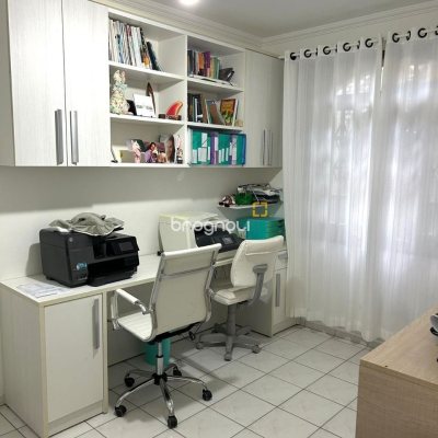 Casa com 100m², 3 quartos (sendo 1 suíte), 2 garagens, no bairro Ingleses em Florianópolis