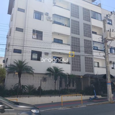 Apartamento com 71m², 2 quartos (sendo 1 suíte), 1 garagem, no bairro Abraão em Florianópolis