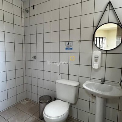Apartamento com 71m², 2 quartos (sendo 1 suíte), 1 garagem, no bairro Abraão em Florianópolis