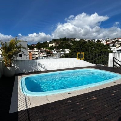 Apartamento com 71m², 2 quartos (sendo 1 suíte), 1 garagem, no bairro Abraão em Florianópolis