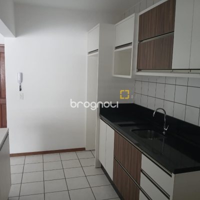 Apartamento com 71m², 2 quartos (sendo 1 suíte), 1 garagem, no bairro Abraão em Florianópolis