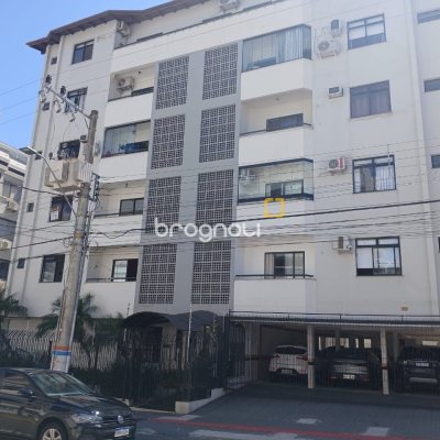 Apartamento com 71m², 2 quartos (sendo 1 suíte), 1 garagem, no bairro Abraão em Florianópolis