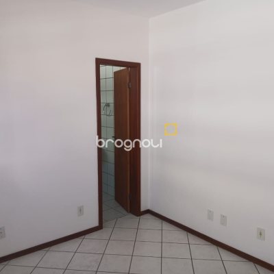 Apartamento com 71m², 2 quartos (sendo 1 suíte), 1 garagem, no bairro Abraão em Florianópolis
