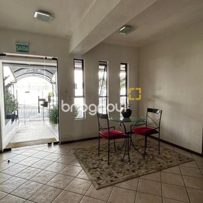 Apartamento com 71m², 2 quartos (sendo 1 suíte), 1 garagem, no bairro Abraão em Florianópolis