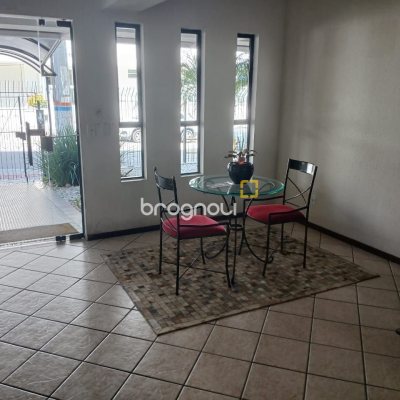 Apartamento com 71m², 2 quartos (sendo 1 suíte), 1 garagem, no bairro Abraão em Florianópolis