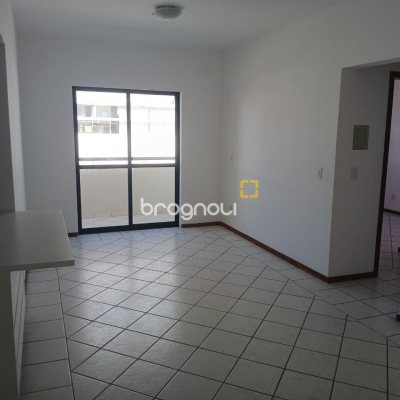 Apartamento com 71m², 2 quartos (sendo 1 suíte), 1 garagem, no bairro Abraão em Florianópolis