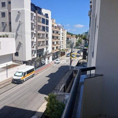 Apartamento com 71m², 2 quartos (sendo 1 suíte), 1 garagem, no bairro Abraão em Florianópolis