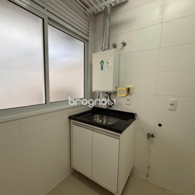 Apartamento com 132m², 3 quartos (sendo 3 suítes), 2 garagens, no bairro Centro em Florianópolis