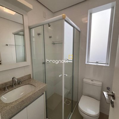 Apartamento com 132m², 3 quartos (sendo 3 suítes), 2 garagens, no bairro Centro em Florianópolis