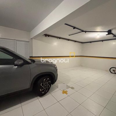 Apartamento com 132m², 3 quartos (sendo 3 suítes), 2 garagens, no bairro Centro em Florianópolis