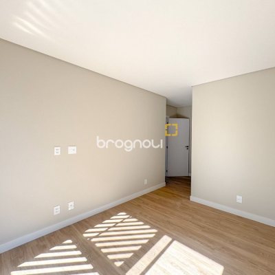 Apartamento com 148m², 3 quartos (sendo 3 suítes), 2 garagens, no bairro Jurerê em Florianópolis