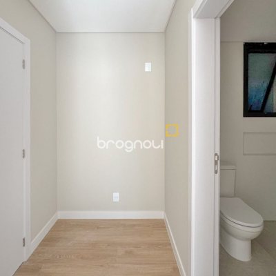 Apartamento com 148m², 3 quartos (sendo 3 suítes), 2 garagens, no bairro Jurerê em Florianópolis