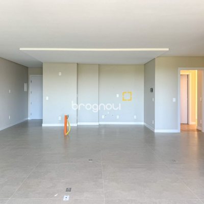 Apartamento com 148m², 3 quartos (sendo 3 suítes), 2 garagens, no bairro Jurerê em Florianópolis
