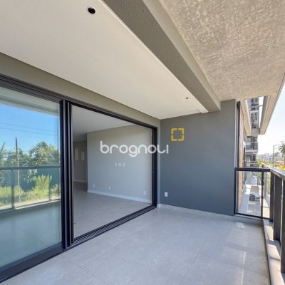 Apartamento com 148m², 3 quartos (sendo 3 suítes), 2 garagens, no bairro Jurerê em Florianópolis