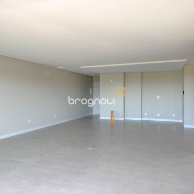 Apartamento com 148m², 3 quartos (sendo 3 suítes), 2 garagens, no bairro Jurerê em Florianópolis