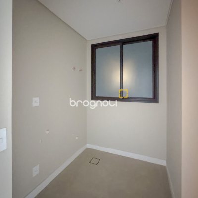 Apartamento com 148m², 3 quartos (sendo 3 suítes), 2 garagens, no bairro Jurerê em Florianópolis