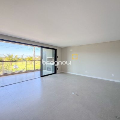 Apartamento com 148m², 3 quartos (sendo 3 suítes), 2 garagens, no bairro Jurerê em Florianópolis