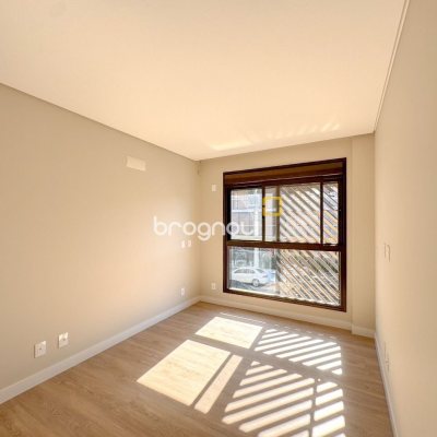 Apartamento com 148m², 3 quartos (sendo 3 suítes), 2 garagens, no bairro Jurerê em Florianópolis