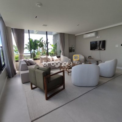 Apartamento com 148m², 3 quartos (sendo 3 suítes), 2 garagens, no bairro Jurerê em Florianópolis