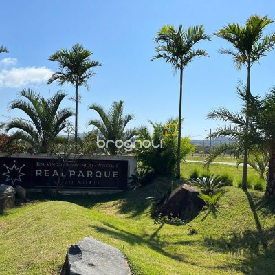 Terreno com 450m², no bairro Ingleses em Florianópolis