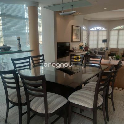 Casa com 300m², 4 quartos (sendo 4 suítes), 2 garagens, no bairro Jurerê Internacional em Florianópolis