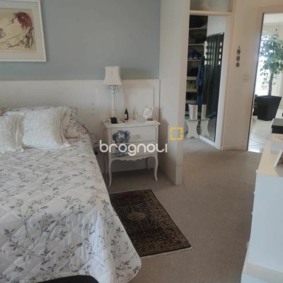 Casa com 300m², 4 quartos (sendo 4 suítes), 2 garagens, no bairro Jurerê Internacional em Florianópolis