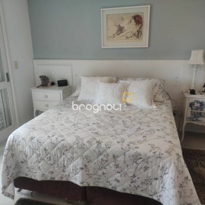 Casa com 300m², 4 quartos (sendo 4 suítes), 2 garagens, no bairro Jurerê Internacional em Florianópolis