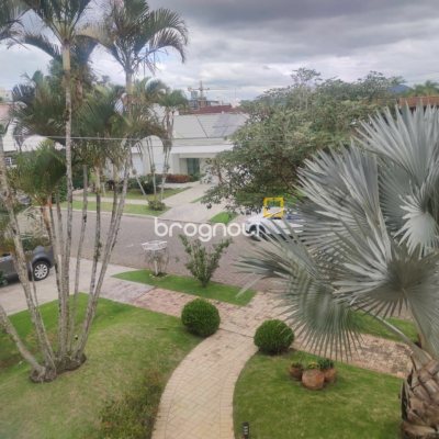 Casa com 300m², 4 quartos (sendo 4 suítes), 2 garagens, no bairro Jurerê Internacional em Florianópolis